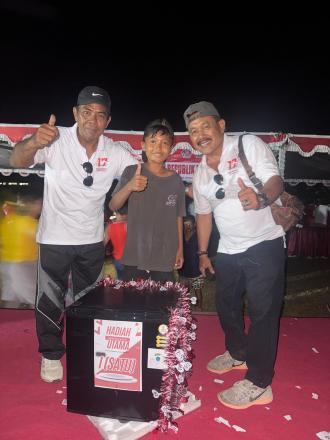 Bagi-bagi Doorprize Kantor Perbekel Kubutambahan serangkaian acara Memeriahkan HUT RI ke-80